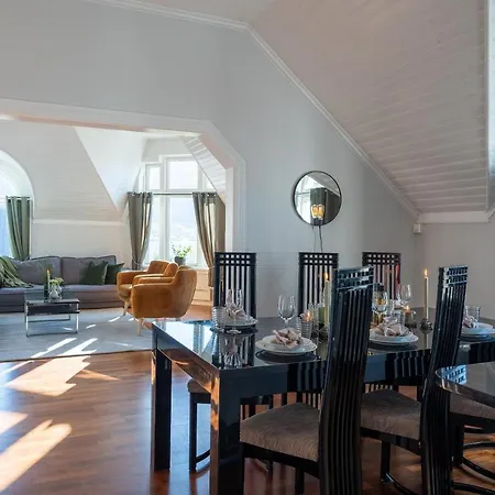 Enter - Exclusive 4 Bedroom * トロムソ