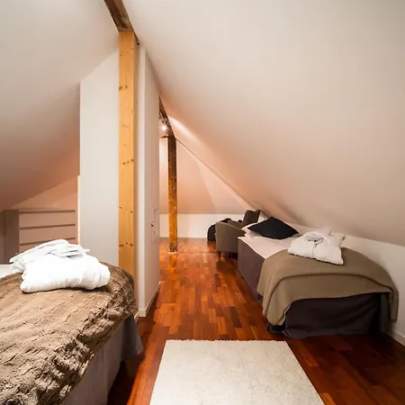 Enter - Exclusive 4 Bedroom