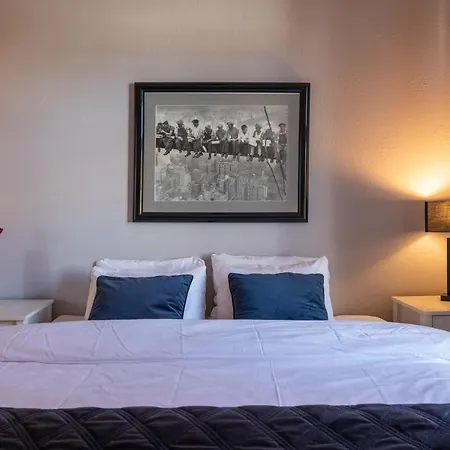 Enter - Exclusive 4 Bedroom *