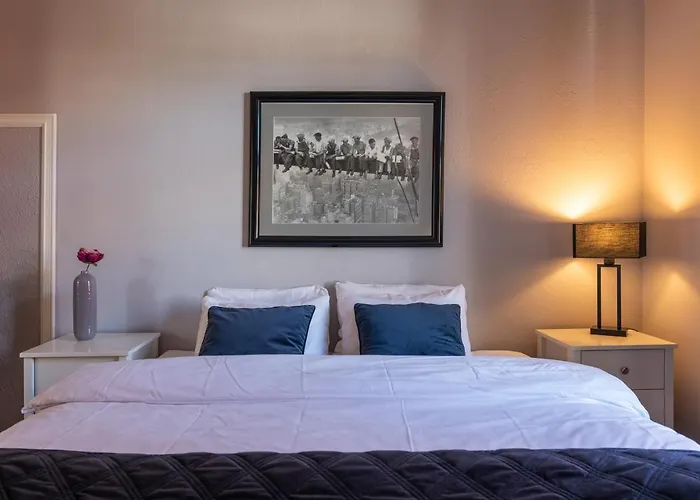 Enter - Exclusive 4 Bedroom *